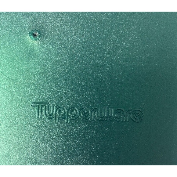 Tupperware 2 Liter Metallic Green Bowl - Vintage Tupperware Bowl - Picture 7 of 8